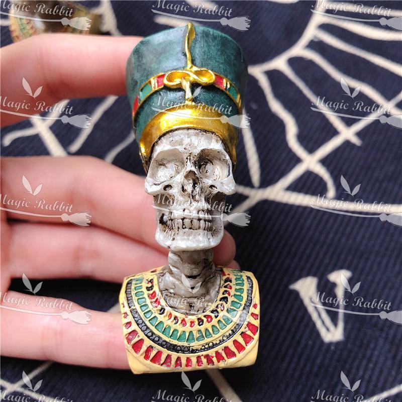 Queen Skull Mummy Sacrifice Small Ornaments