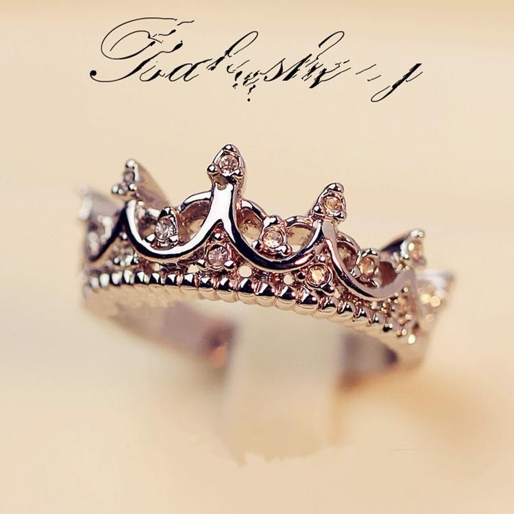 New Fashion Crystal Hollow Out Crown Shaped Queen Temperament Rings For Women Party Wedding Valentine's Day Gift
